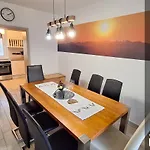 Pod Orehi - Hisa Na Podezelju - Razprseni Jeruzalem Slovenija *