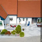 בית נופש Pod Orehi - Hisa Na Podezelju - Razprseni Jeruzalem Slovenija Miklavz pri Ormozu