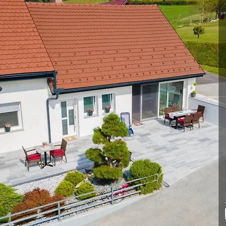 Pod Orehi - Hisa Na Podezelju - Razprseni Jeruzalem Slovenija *