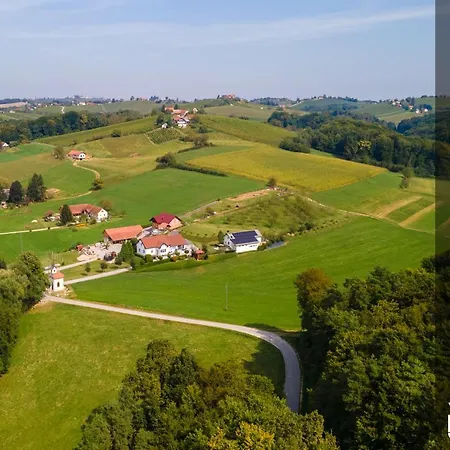 Casa de Férias Pod Orehi - Hisa Na Podezelju - Razprseni Jeruzalem Slovenija *