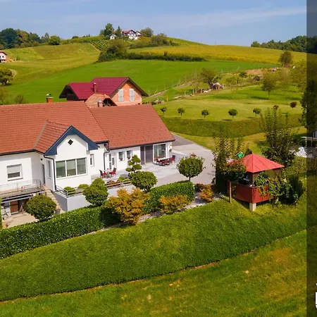 Feriehus Pod Orehi - Hisa Na Podezelju - Razprseni Jeruzalem Slovenija Miklavz pri Ormozu