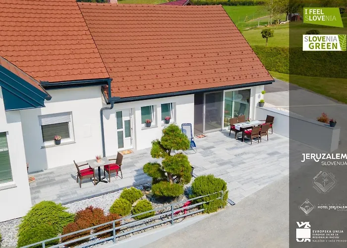 Pod Orehi - Hisa Na Podezelju - Razprseni Jeruzalem Slovenija *