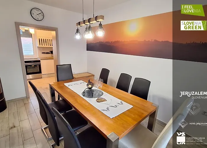 Pod Orehi - Hisa Na Podezelju - Razprseni Jeruzalem Slovenija *