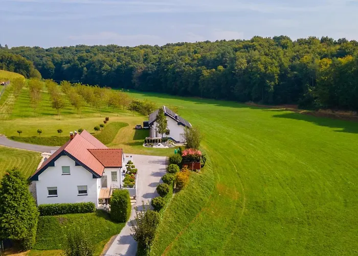 Pod Orehi - Hisa Na Podezelju - Razprseni Jeruzalem Slovenija בית נופש
