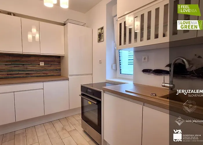 Pod Orehi - Hisa Na Podezelju - Razprseni Jeruzalem Slovenija Casa de Férias