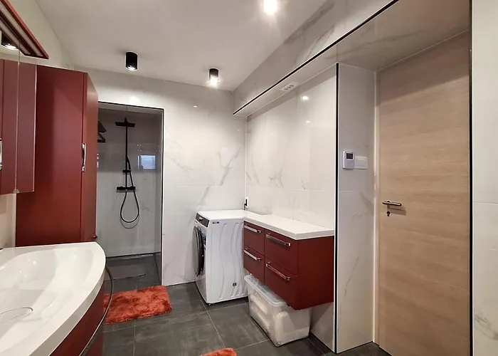 Pod Orehi - Hisa Na Podezelju - Razprseni Jeruzalem Slovenija Casa de Férias *